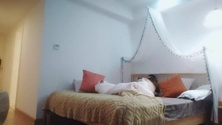 19岁小可爱甜甜 ：快点摸一下，我屄屄好痒，啊啊啊快，我要我要，你是不是男人，我屄都痒了你还不快来干