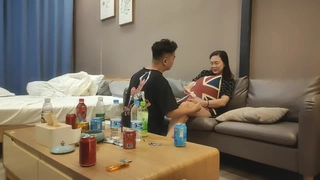 強推比論壇還早的超清晰經典性愛視訊斯巴魯176的高挑女營銷員皮膚超好(完整版)