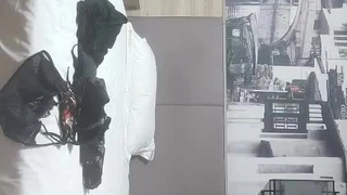 LIANYE同性。美女虐公狗手势验证