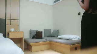 一边洗澡一边啪啪会怀孕吗瘦弱居家小妹遇到大屌男友直播做爱先细致口交，无套啪啪后入高潮瞬间拔出来口爆到嘴里