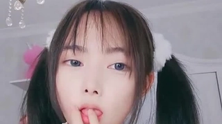 青少年学生在狂野的派对后被精液覆盖