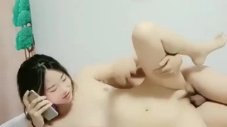 温柔娴静小姐姐，轻声细语配合默契，白嫩肌肤诱人翘臀