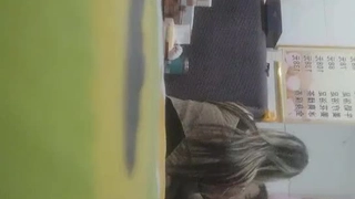 再约前天气质不错妹子，沙发舌吻调情舔奶子69口交上位骑乘，侧入猛操呻吟娇喘